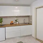 Apartment Ginger